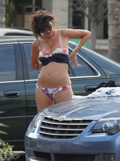 //paz de la huerta bikini parking lot