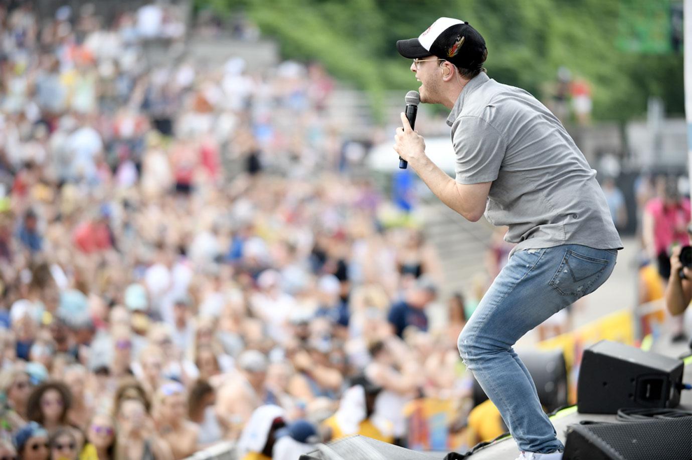 //hot pics Gavin DeGraw performing CMA Music Festival