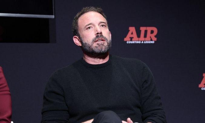 ben affleck runs to hypnotist