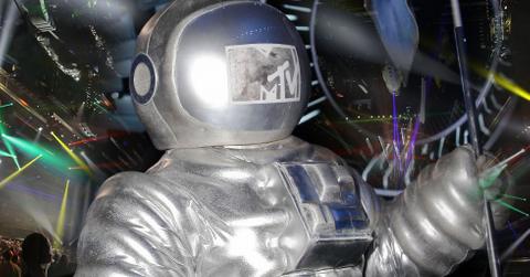 Coke Puke And Secret Lesbians Behind The Scenes At The Wildest VMA After Parties