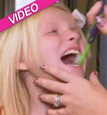 //toddlers_and_tiaras_mom_bleaches_kids_teeth