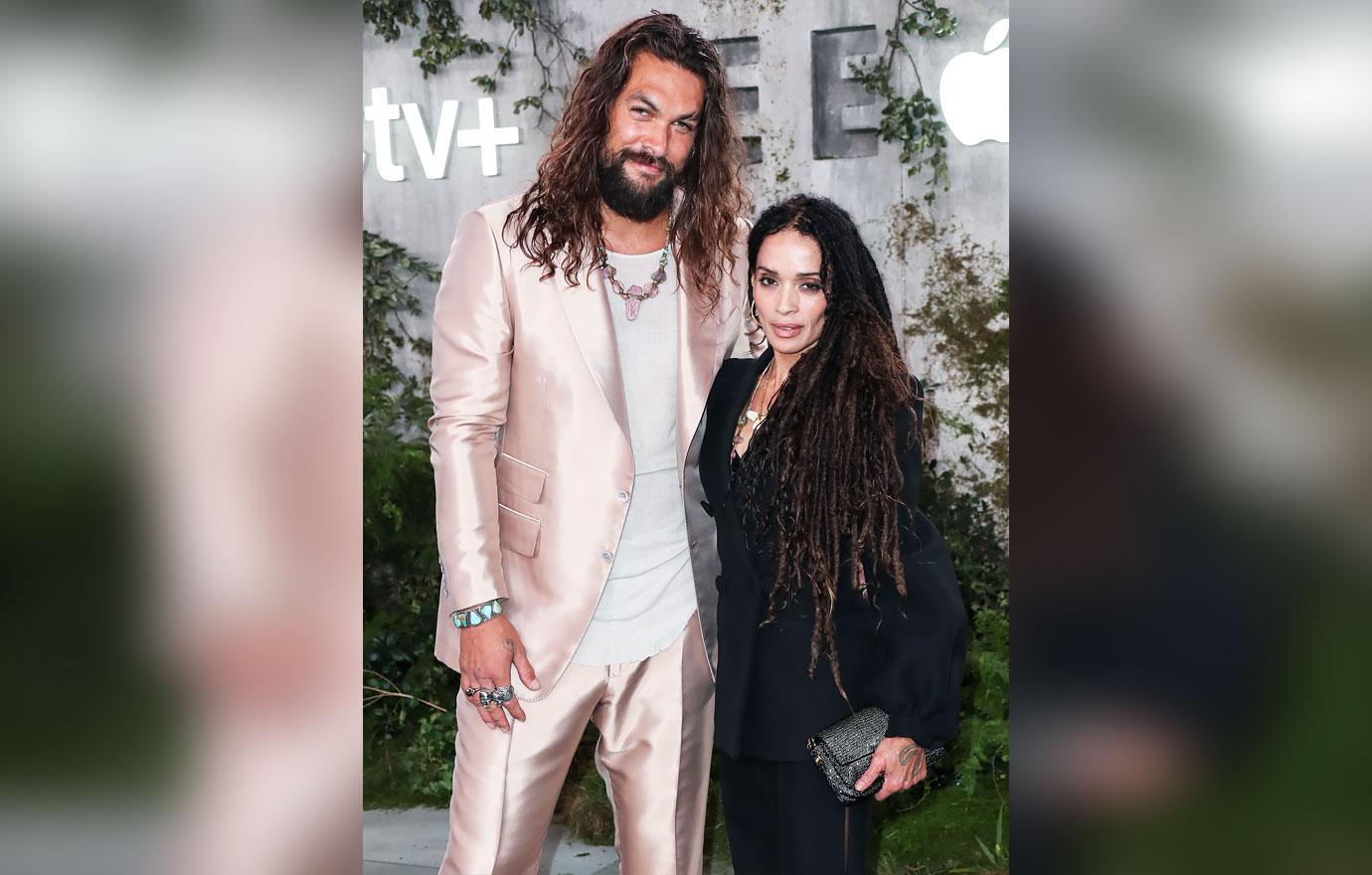 'Aquaman' Star Jason Momoa Shows Off His Chiseled Six Pack While ...