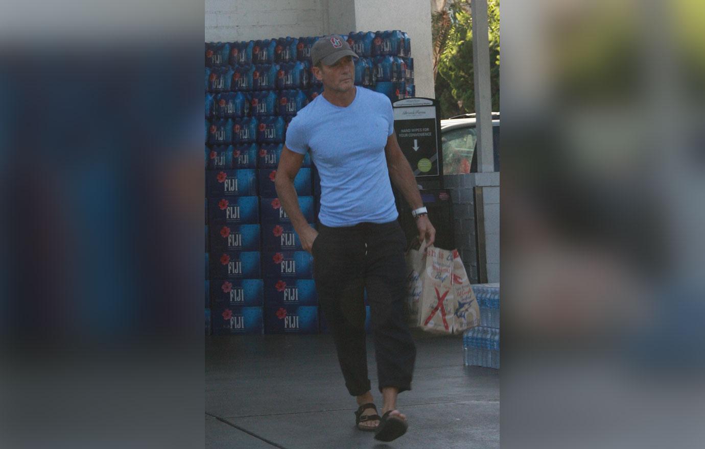 Sober Tim McGraw Spotted Buying Alcohol