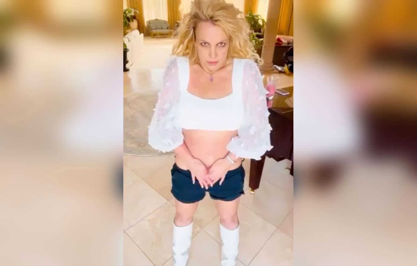 britney spears planned intervention scapped friends concerned shes dying