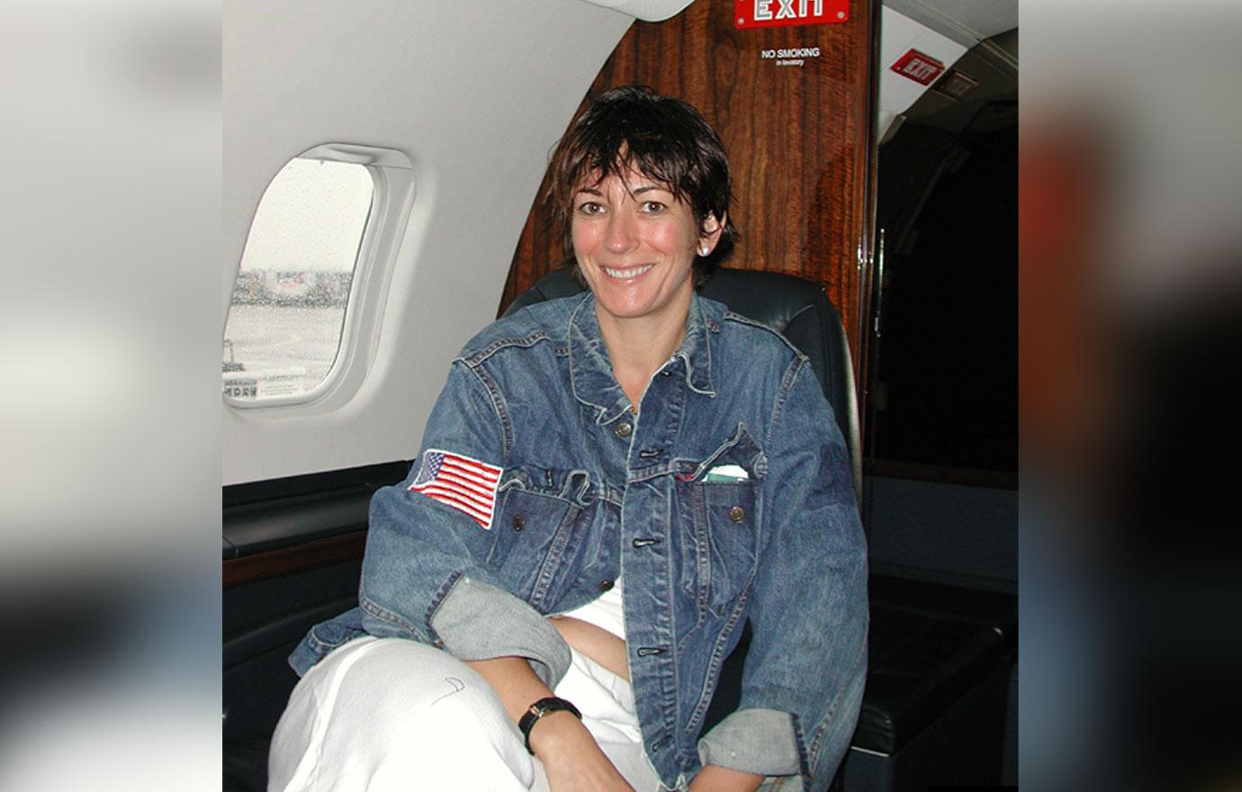 ghislaine maxwell accuser trial testifies nude pregnant photo jeffrey epstein