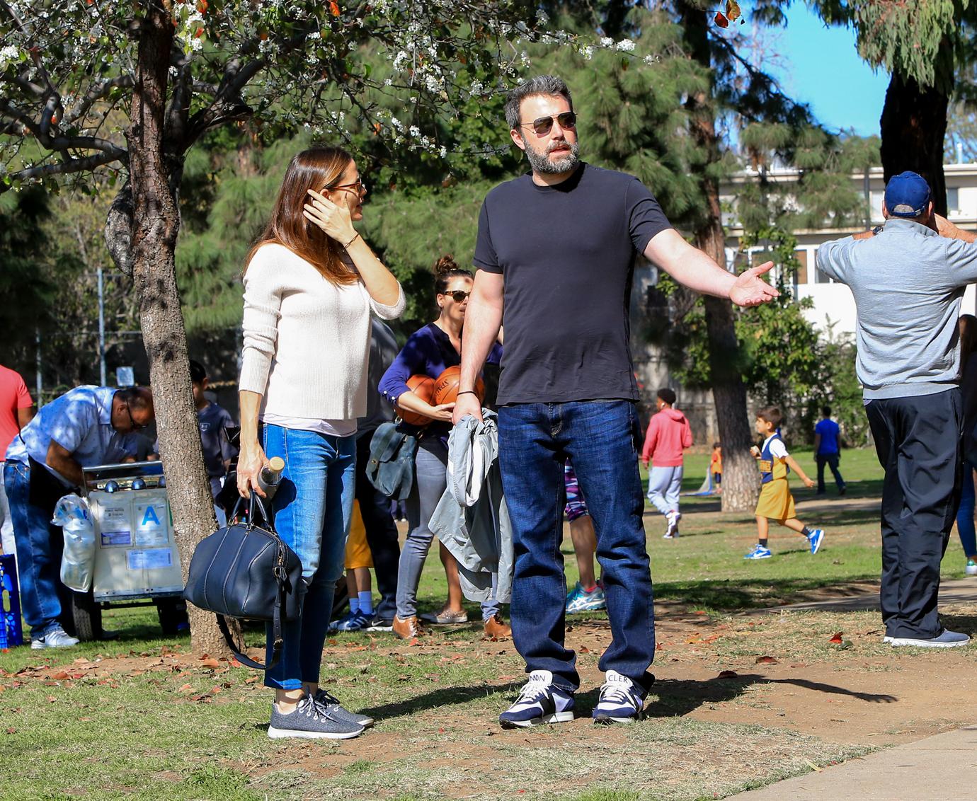 Jennifer Garner Drives Ben Affleck To Rehab Photos