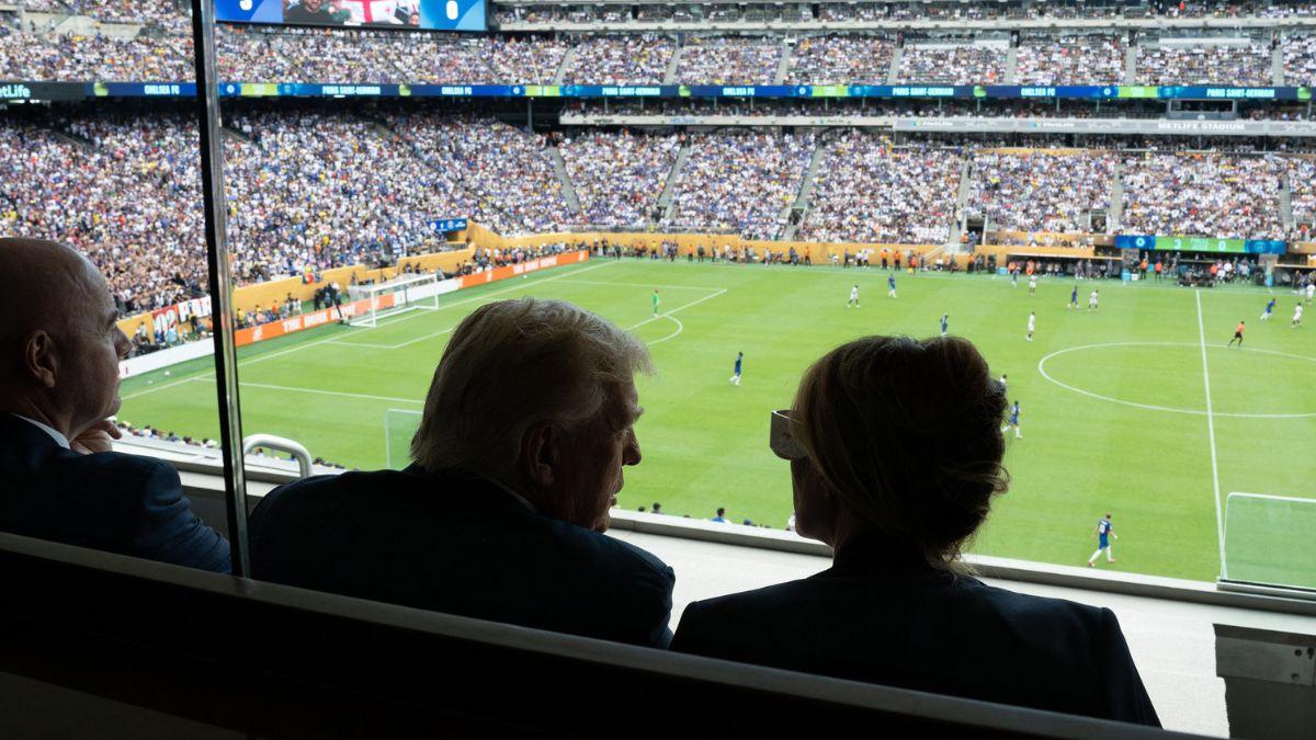 A photo of Donald Trump and Melania Trump