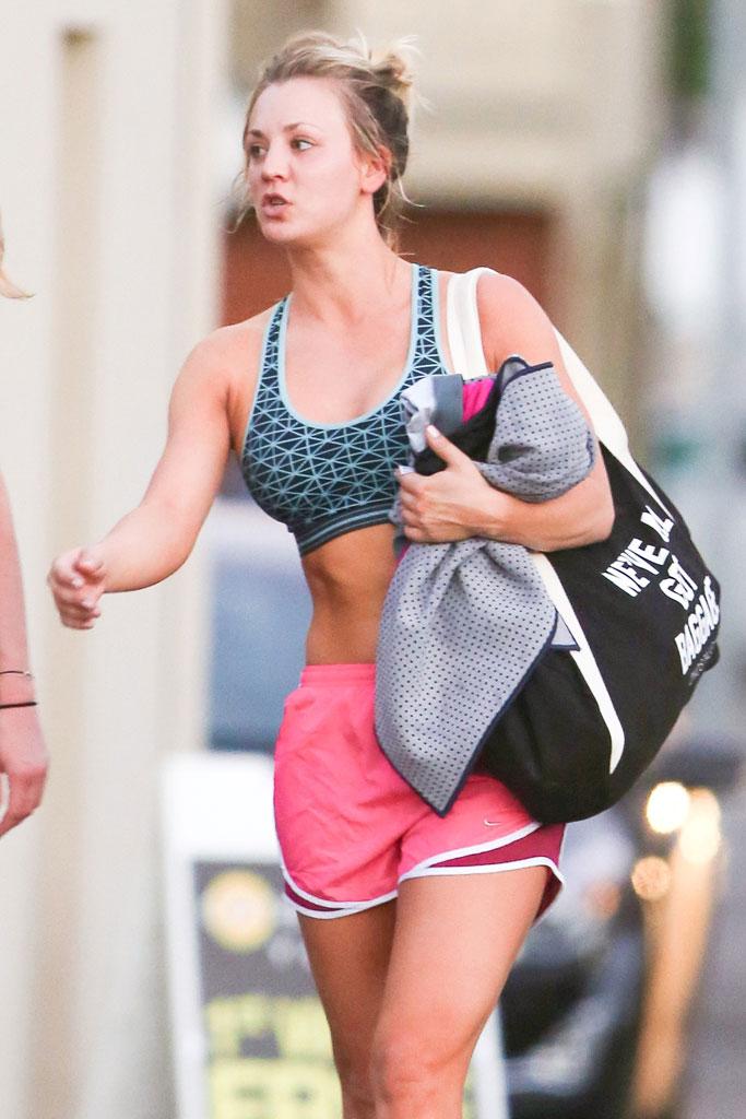 Kaley Cuoco Abs Bra Gym