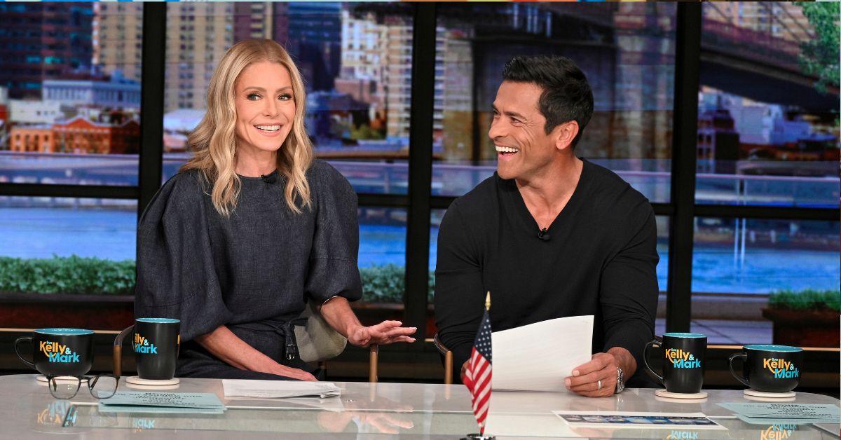 Photo of Kelly Ripa and Mark Consuelos