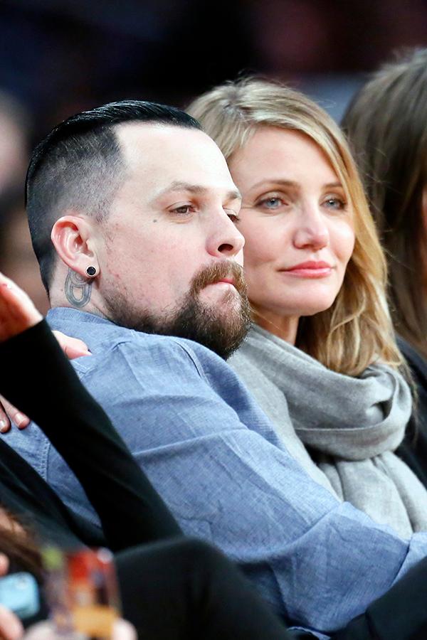 //cameron diaz benji madden kissing lakers game