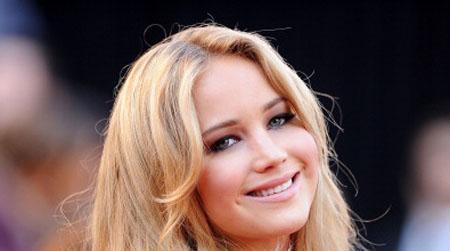 //jennifer lawrence not fat