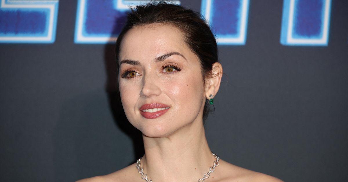 de Armas was first linked to Cruise after a Valentine's Day dinner in England.