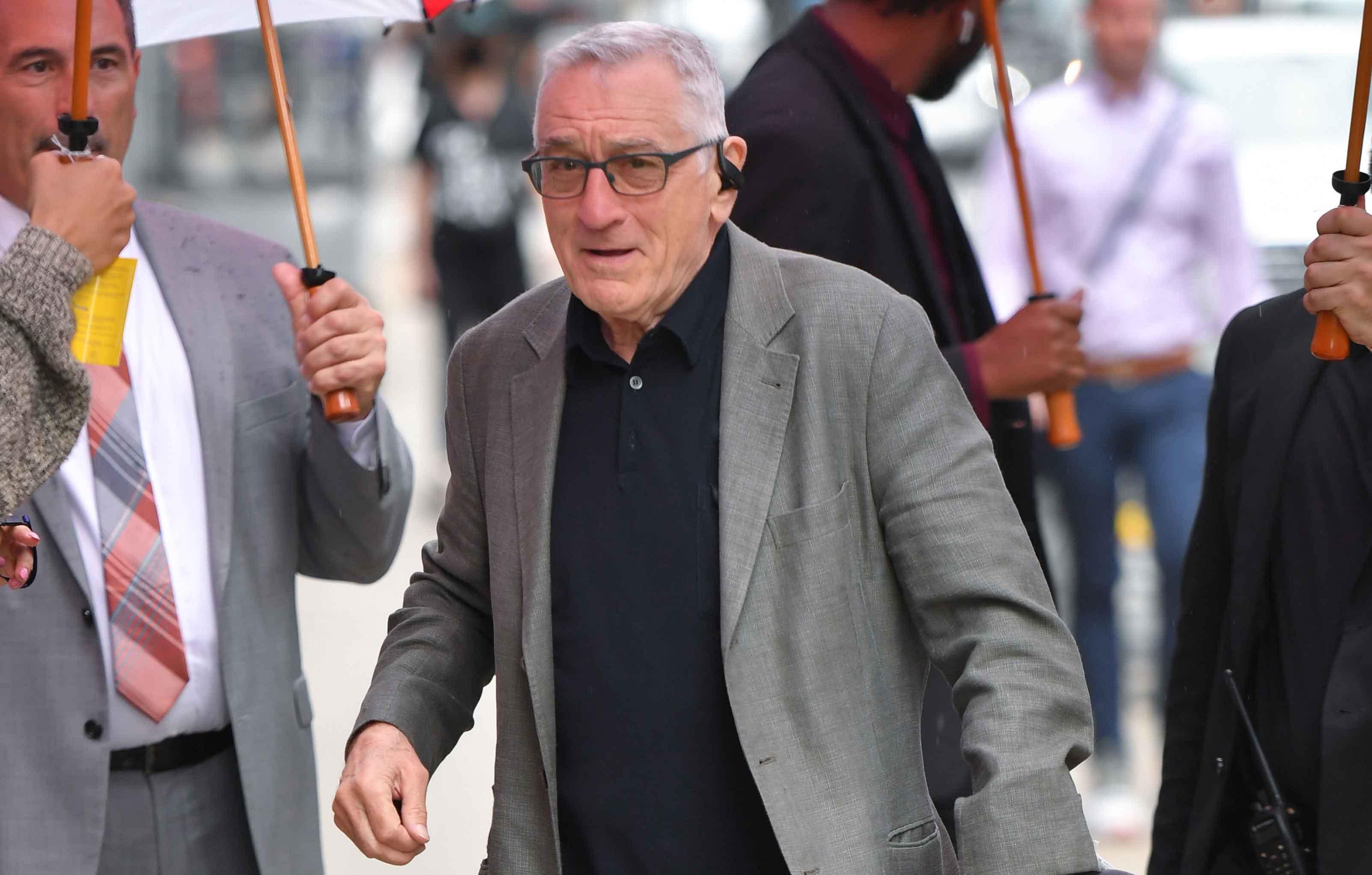 robert de niro preparing to propose girlfriend tiffany chen divorce  actor