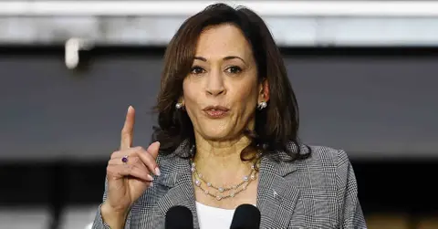 vice president kamala harris confronted historic visit abortion clinic