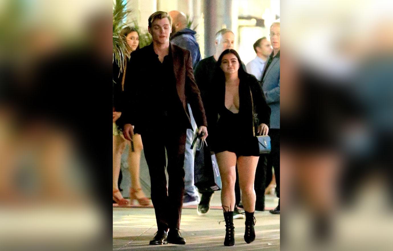 //Ariel Winter Boobs Cleavage Boyfriend Date