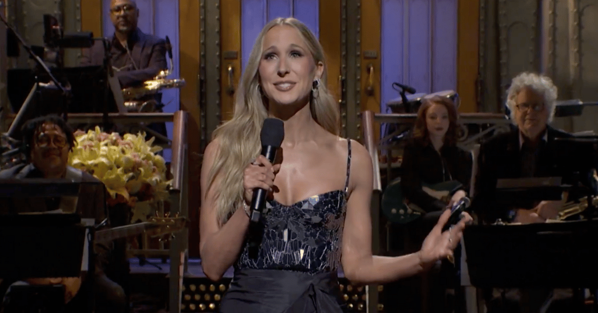 Photo of Nikki Glaser