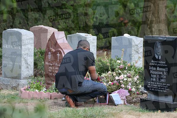 //bobbi kristina brown dead nick gordon grave collapse