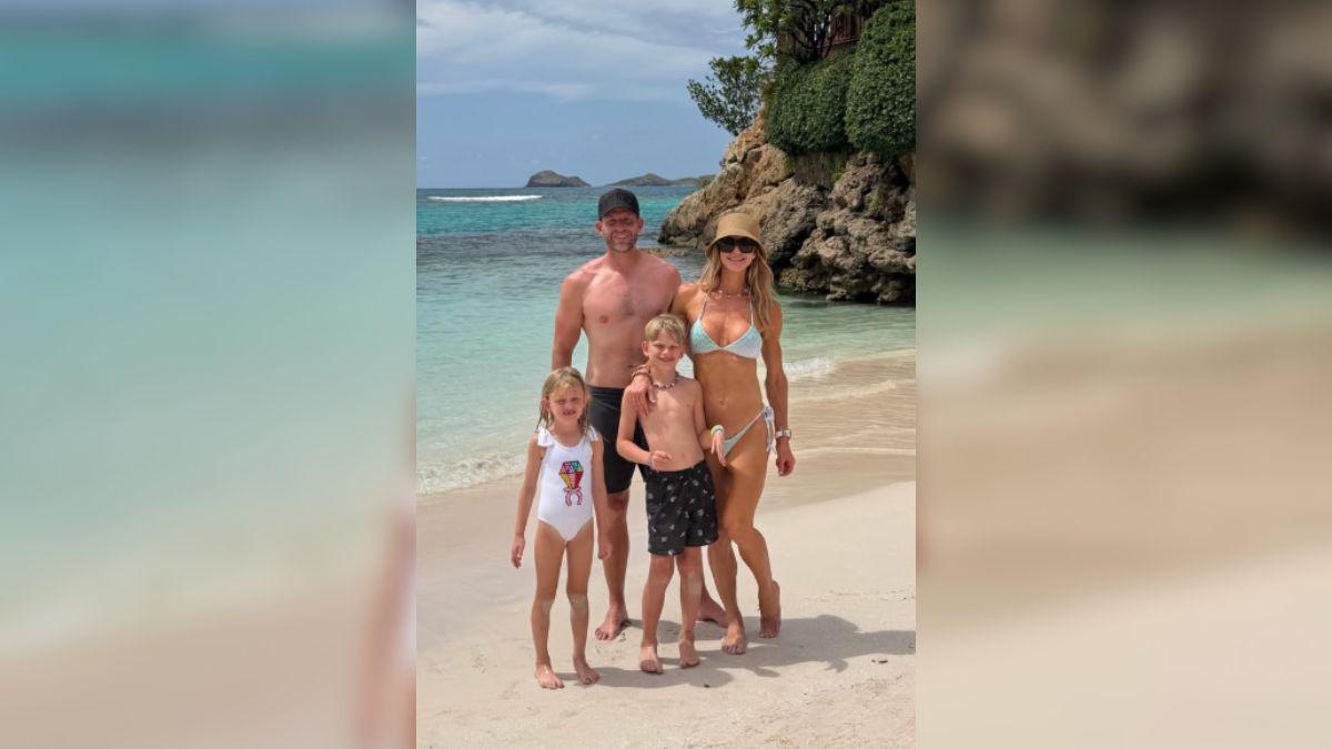 A photo of Eric Trump, Lara Trump, and their children