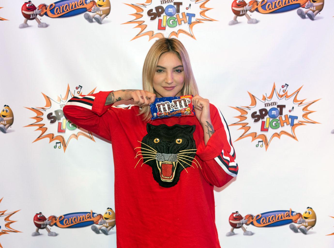 //Julia Michaels mm