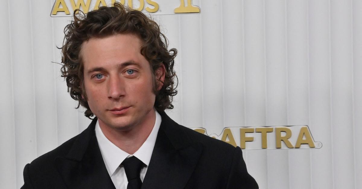 jeremy allen white ex addison timlin asks fordivorce records to be sealed