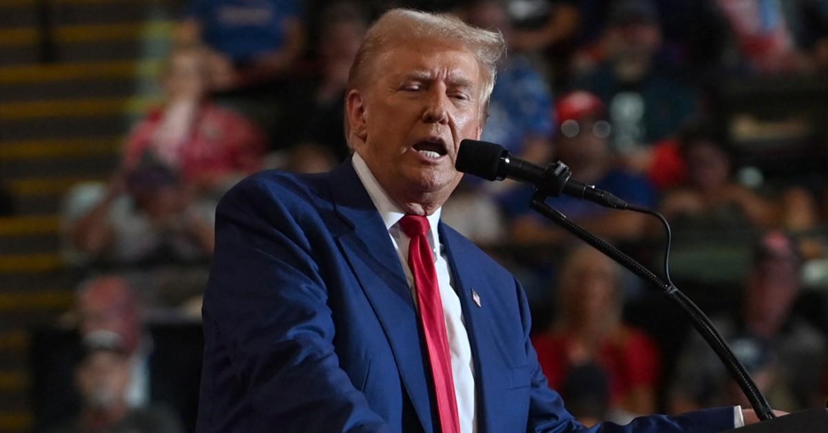 donald trump chemical attack assassination attempt fears explode eye expert warns rally hospitalizations for temporary blindness sparked by aerosolized substances