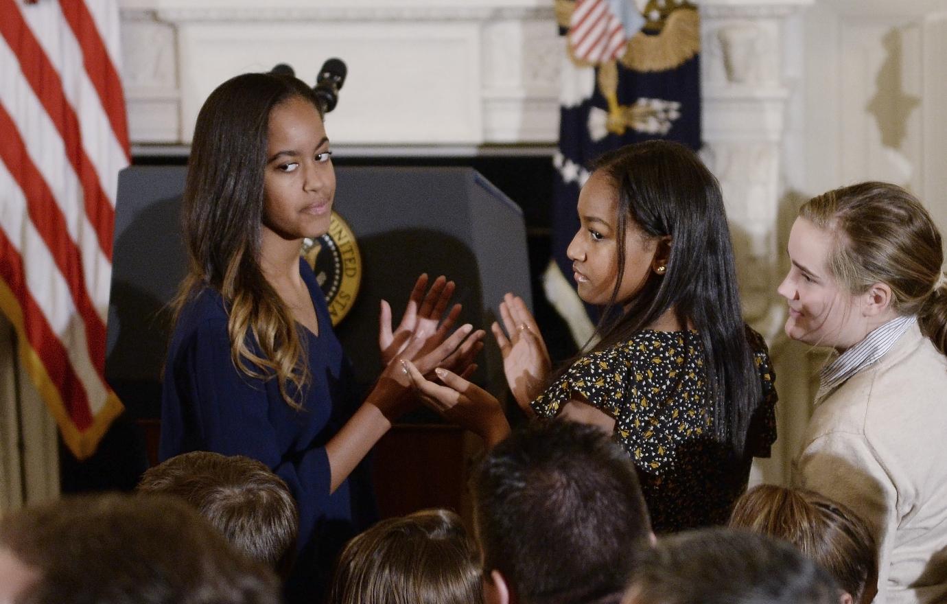 Sasha and Malia Obama Clap, bored