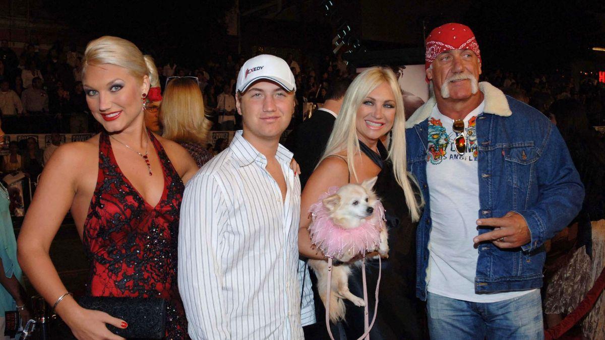 Photo of Hulk, Linda, Brooke and Nick Logan