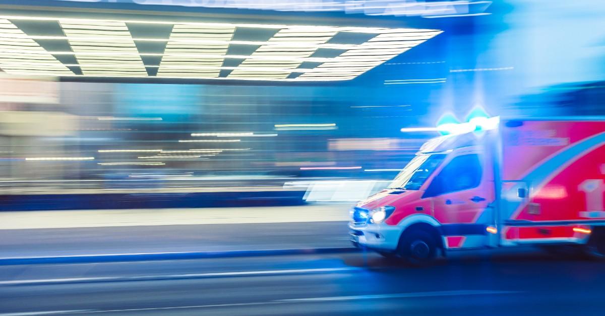 ambulance unsplash pp