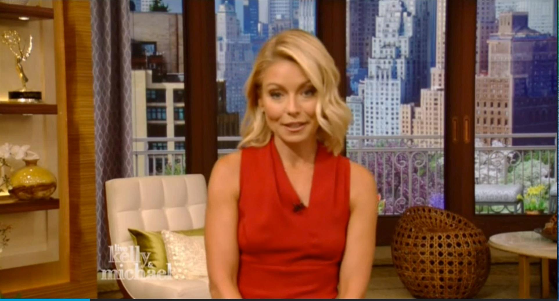 Kelly Ripa Michael Strahan Live Body Language