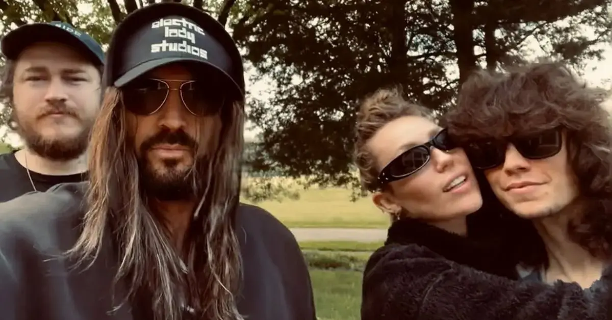 miley cyrus family priority reuniting estranged dad billy ray