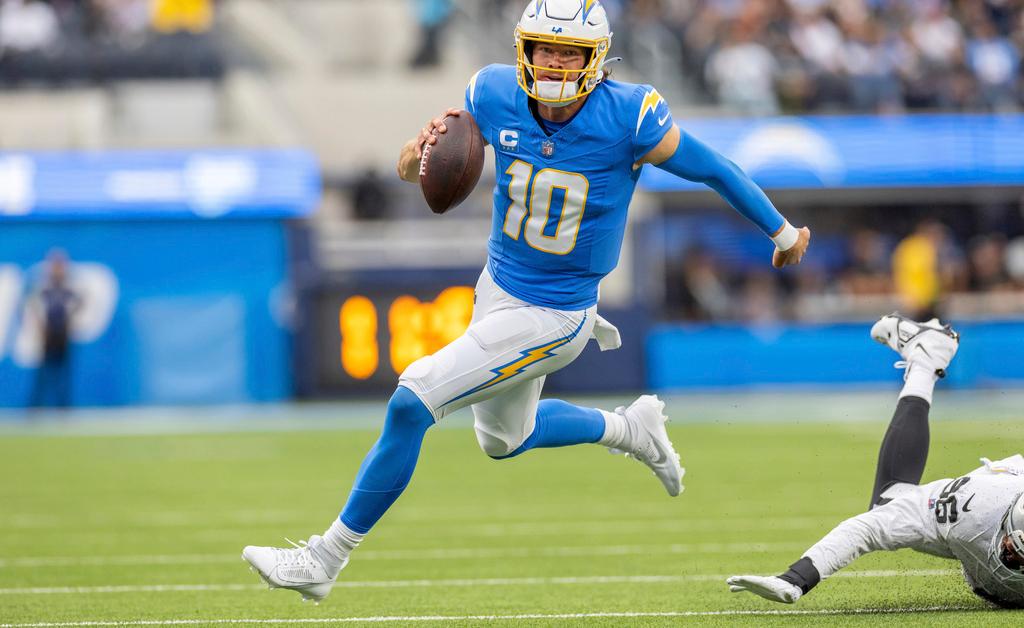 cowboys-vs-chargers-prediction-betting-promos-odds-for-monday-night