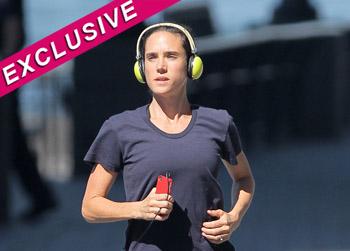 //pp_jenniferconnellyjog_splash