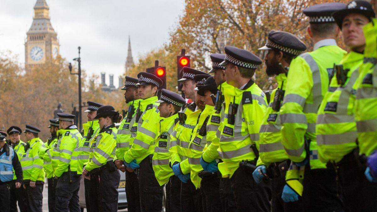 Photo of Metropolitan police officers