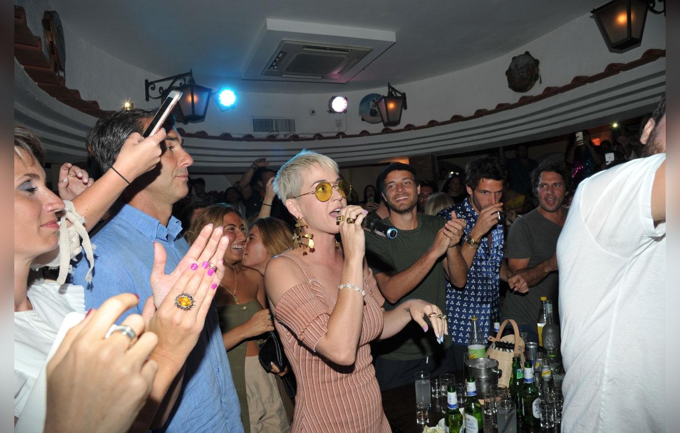 Katy Perry Flirts With Men On Italian Vacation