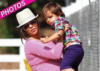 //kourtney kardashian