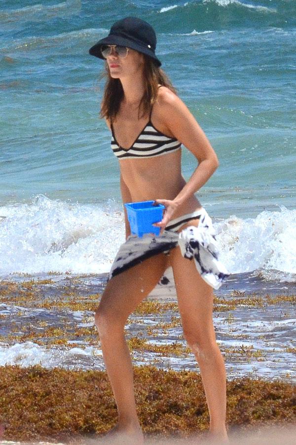 Michelle Monaghan Bikini Mexico Vacation