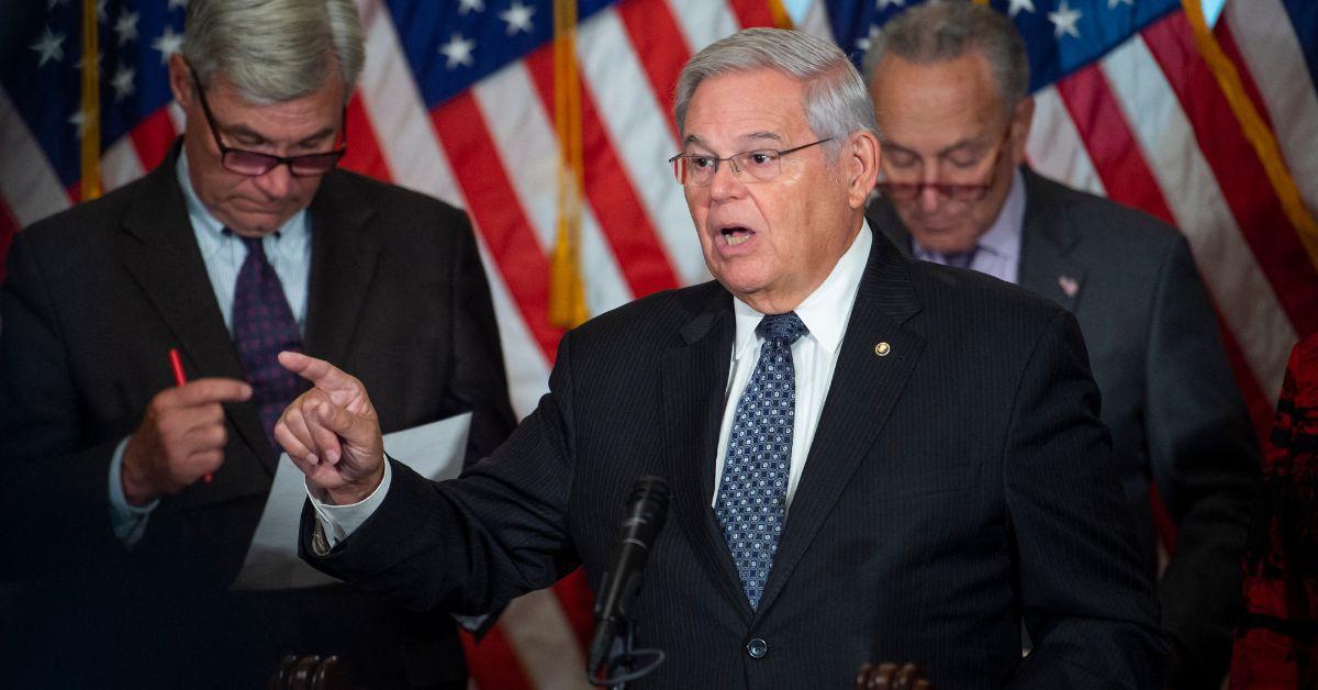 new jersey senator bob menendez wife indicted federal bribery charges jpg