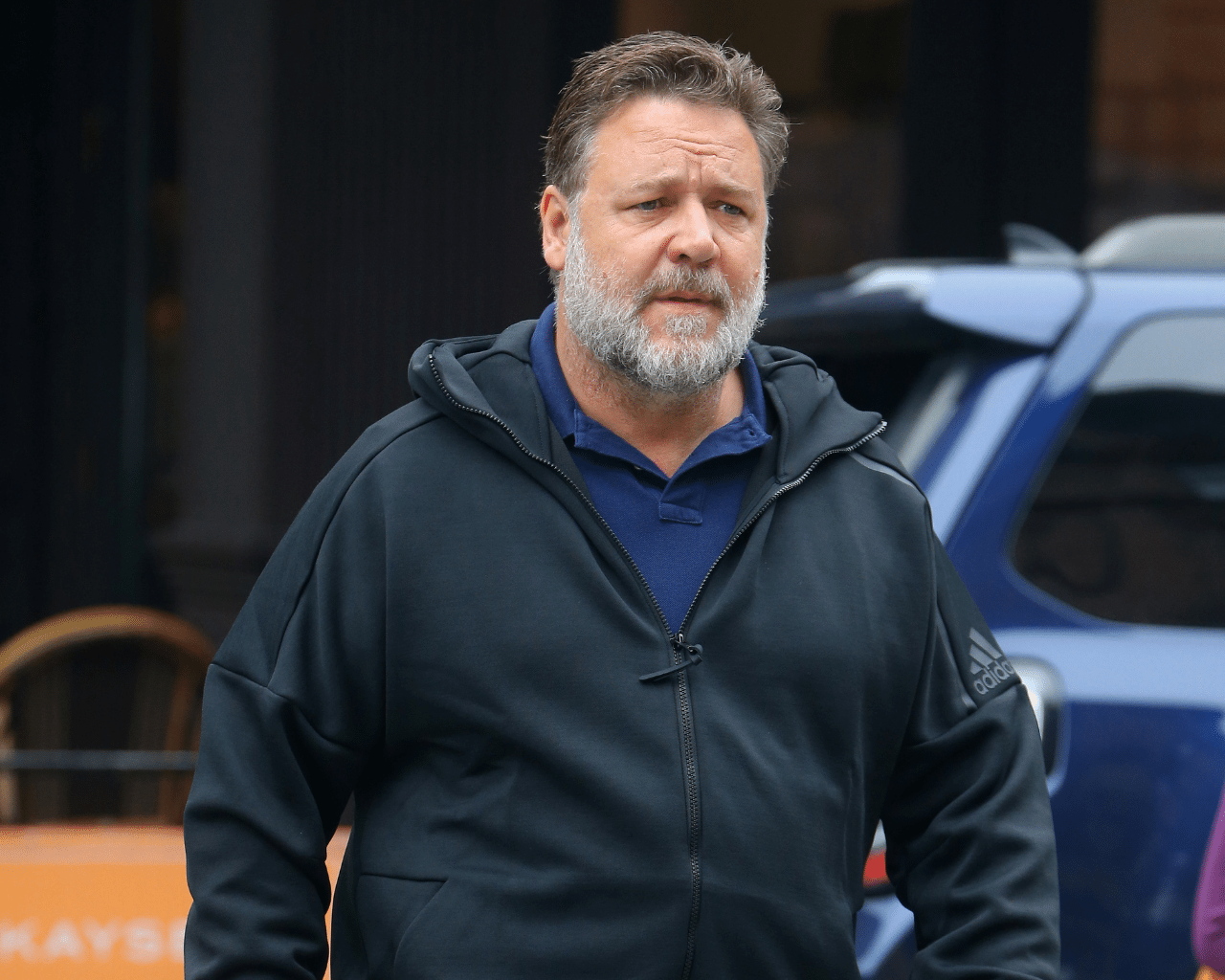 Russell Crowe, 58, And His Girlfriend Britney Theriot, 39, Spark Rumors ...