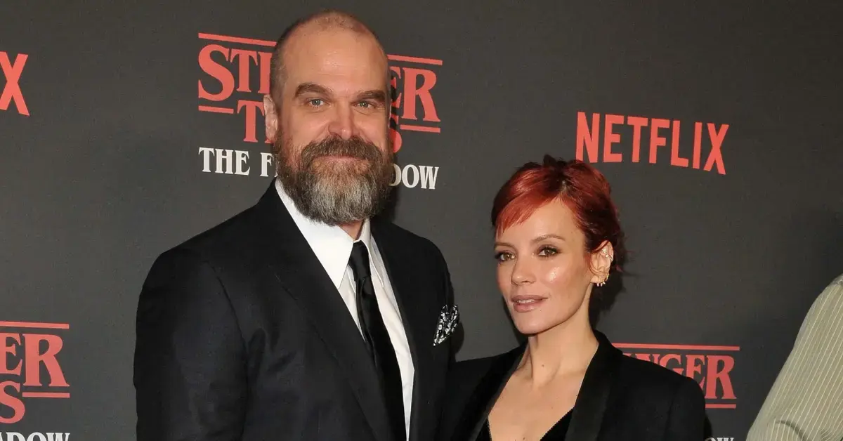 Photo of Lily Allen and David Harbour