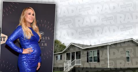 pregnant carrie underwood living trailer