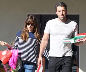 //ffn_affleck_garner_pablo__