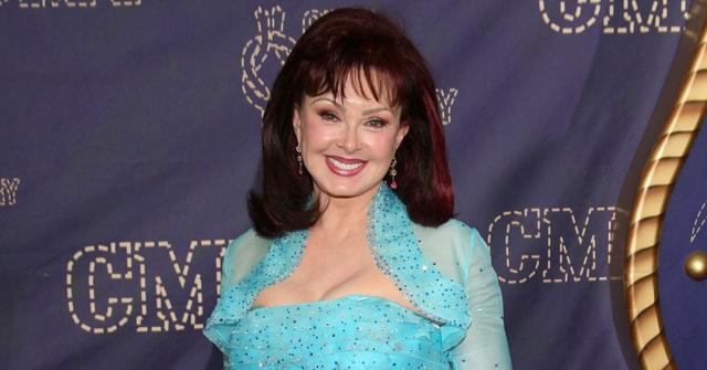 Cops Squash Release Of 911 Calls To Naomi Judd’s Ranch Before Suicide