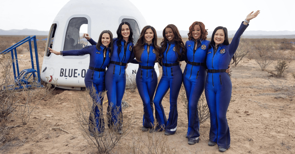 Photo of the Blue Original all-female flight crew.