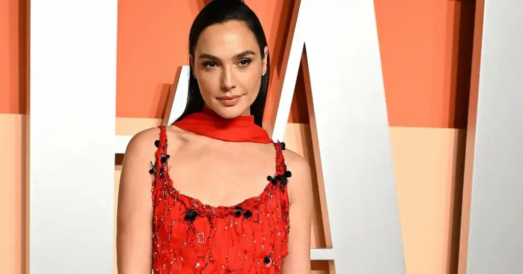 gal gadot pressure speak out israel snow white movie flop
