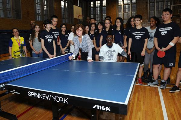 //Susan Sarandon Schools NYC Students