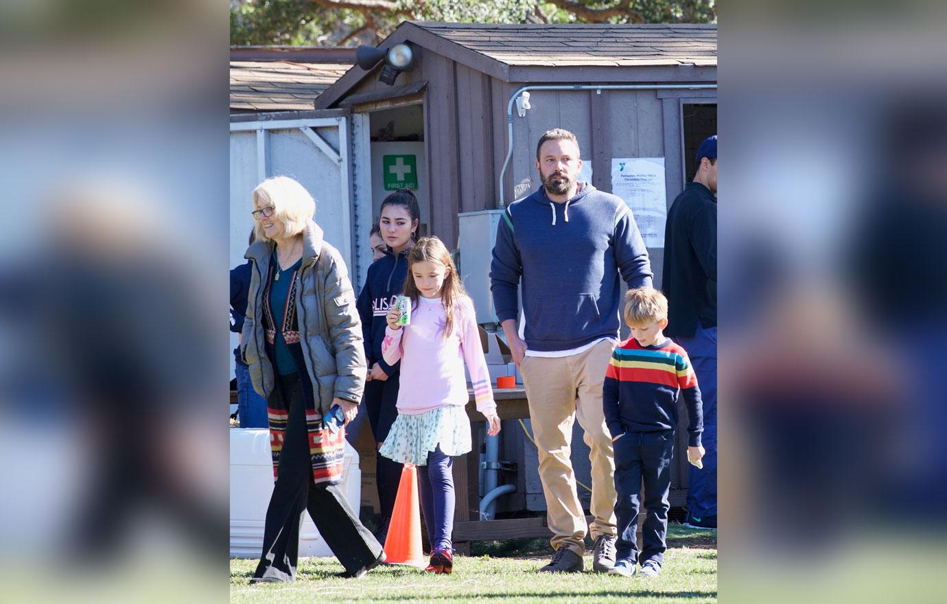 Ben Affleck Takes Family Christmas Tree Shopping