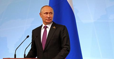 mi chief predicts vladimir putin will lose power