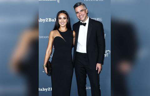 jessica alba no wedding ring photos cash warren roomates divorce rumors