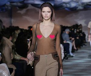 //kendall runway khloe pp tall