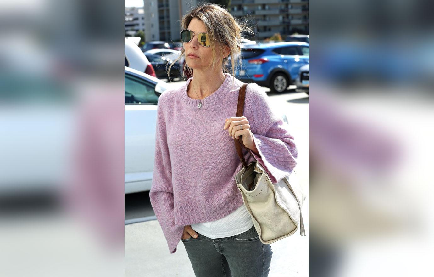 Lori Loughlin Looks Tired In Sunglasses Amid Admissions Case